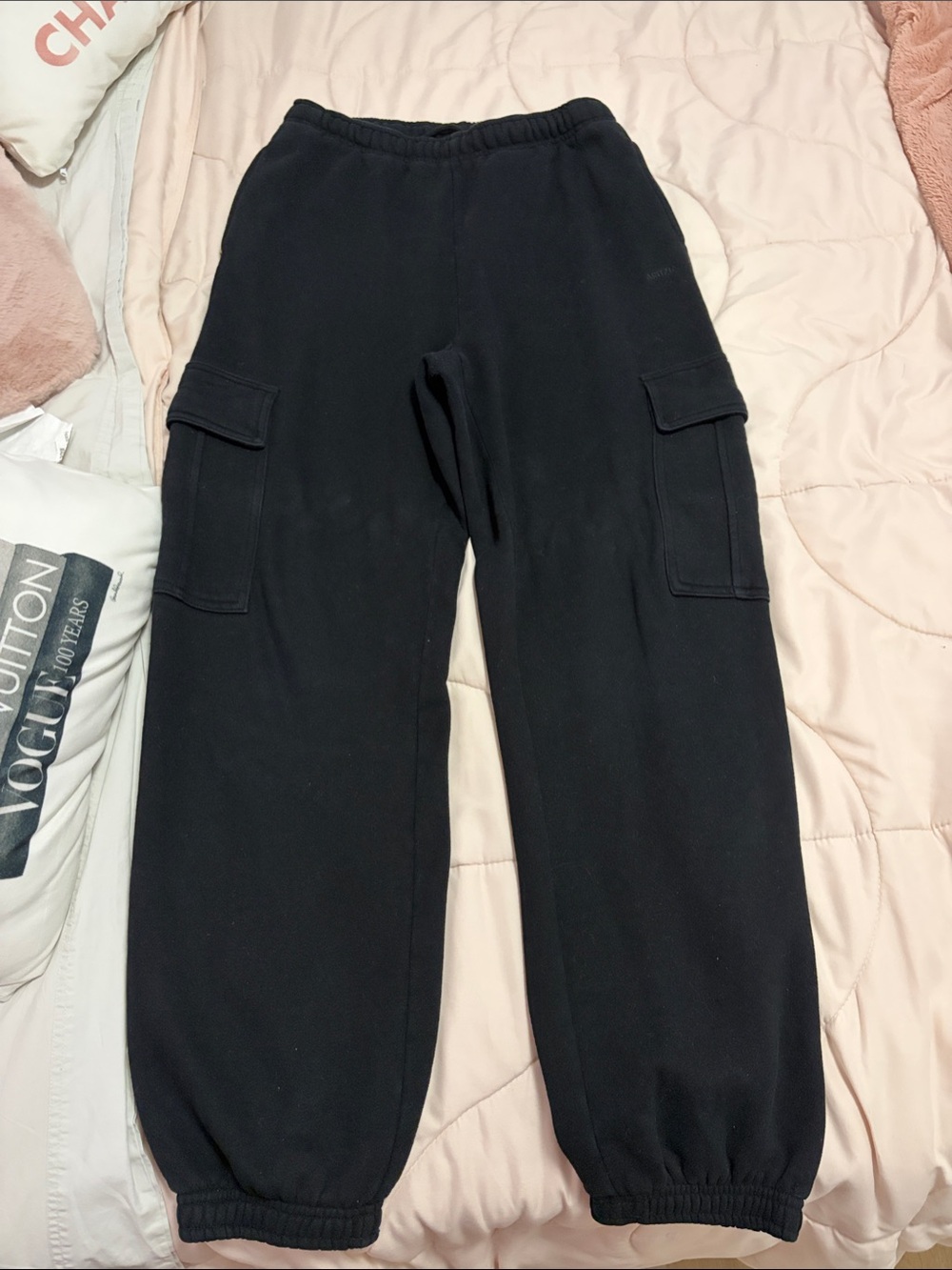 Black Aritzia Cargo Cozy Fleece SweatFleece Mega Fit Sweatpants